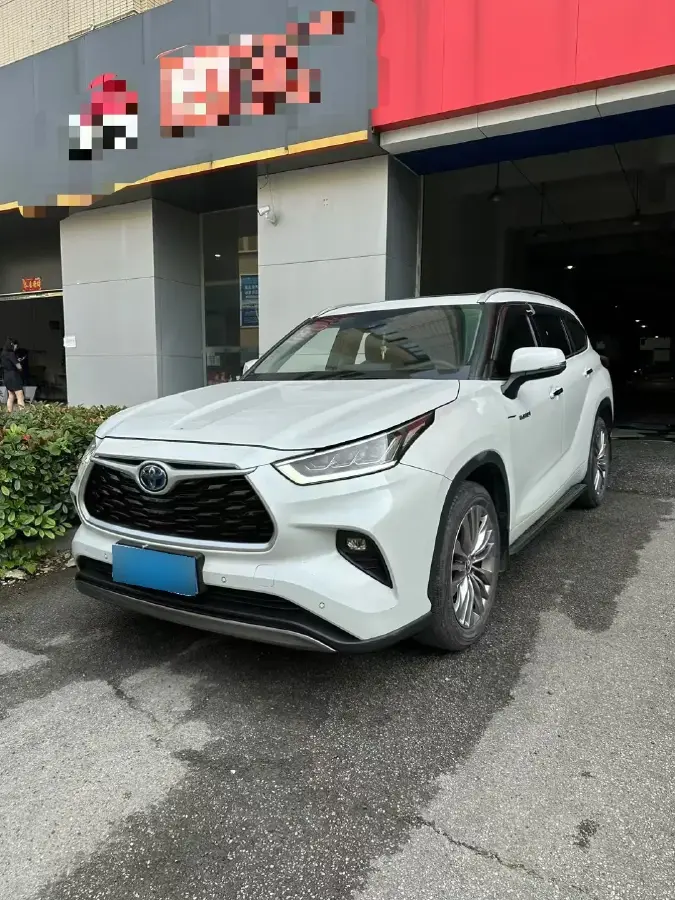 2022 Toyota Highlander 2.5L 192HP L4 E-CVT Hybrid