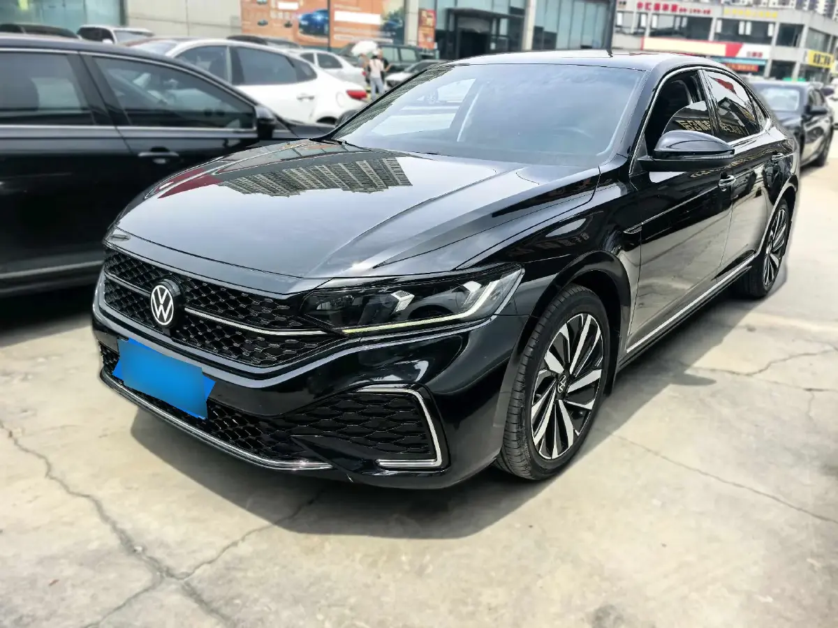 2022 Volkswagen Passat 2.0T 186HP L4 7DCT