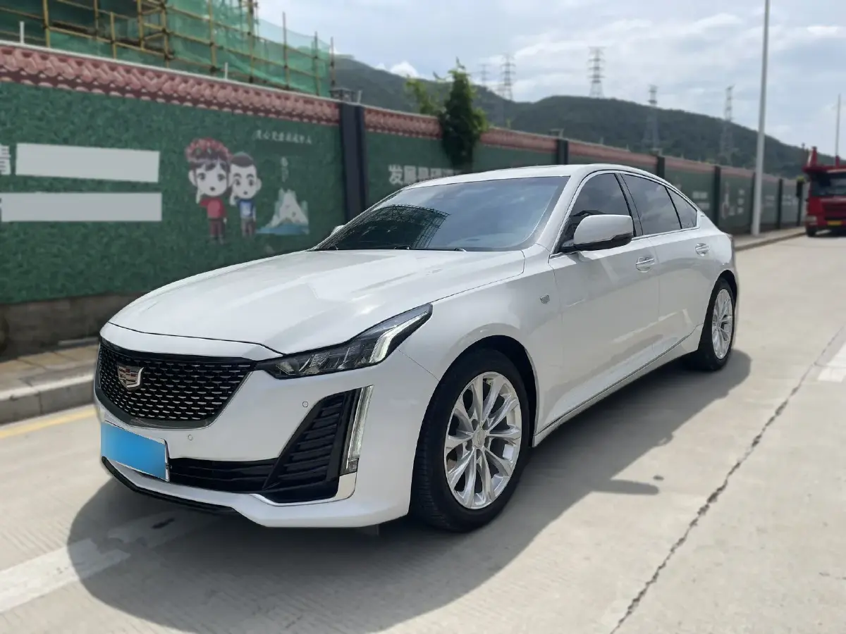 2022 Cadillac CT5 2.0T 237HP L4 10AT