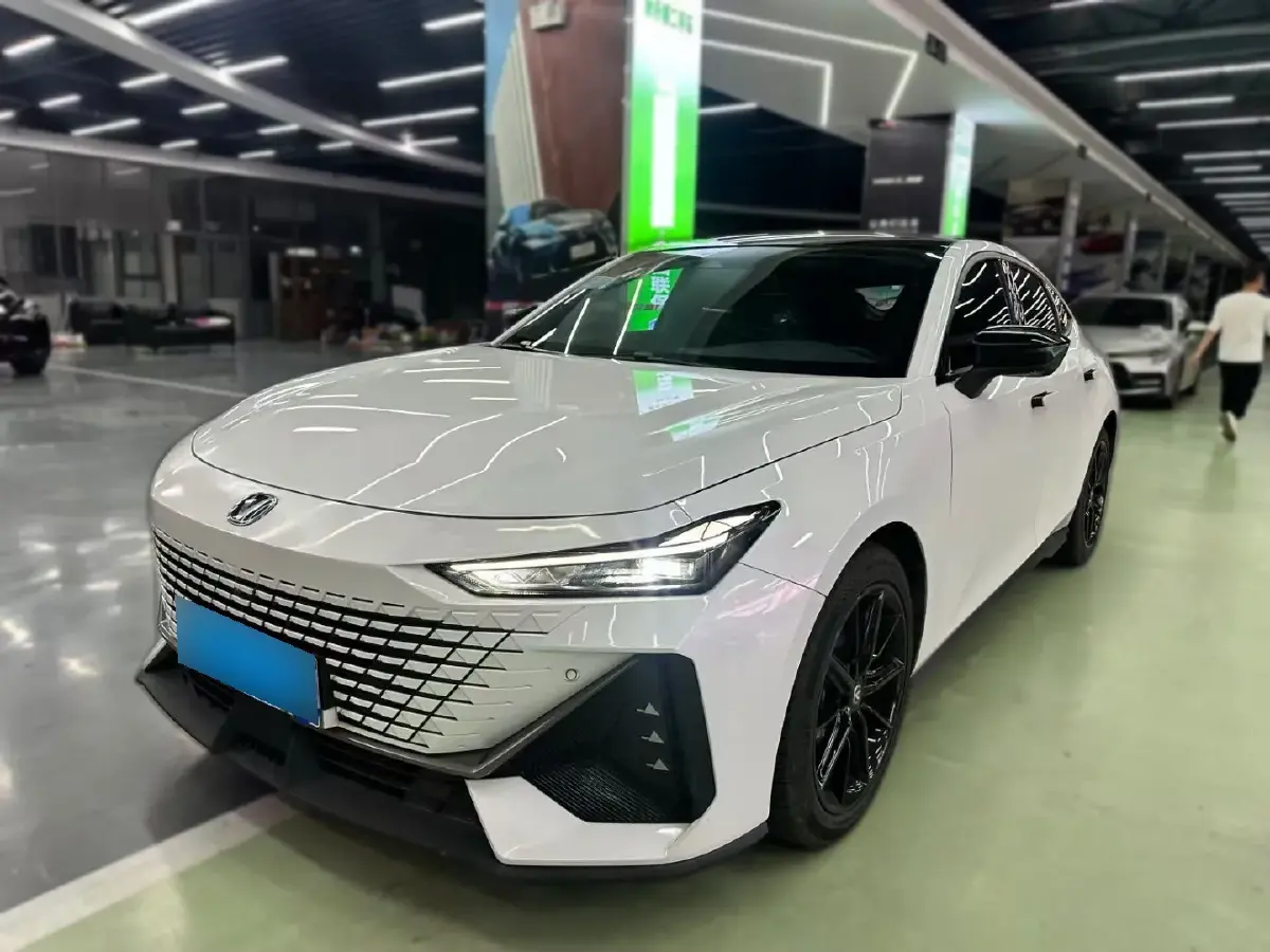 2023 ChangAn UNI-V 1.5T 188HP L4 7DCT