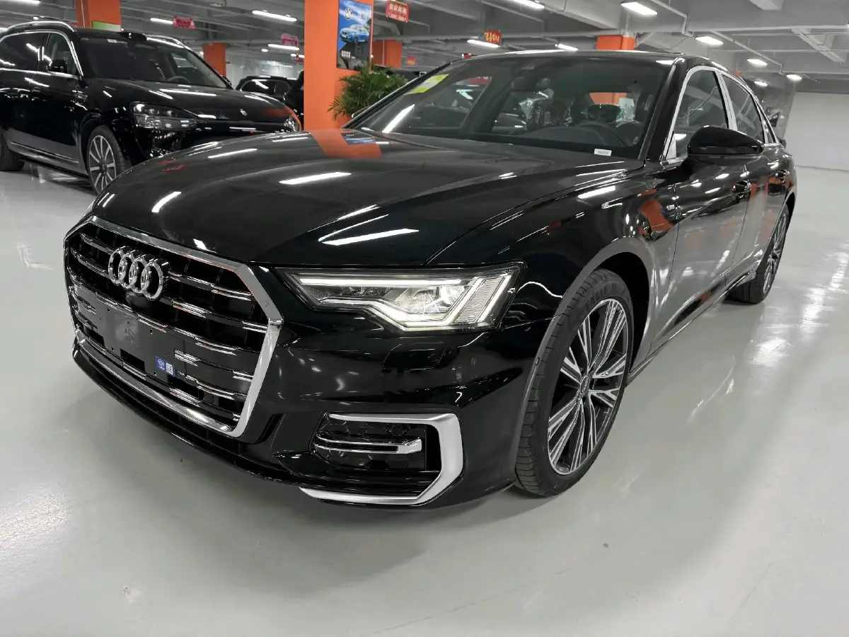 2025 Audi A6L 2.0T 245HP L4 7DCT
