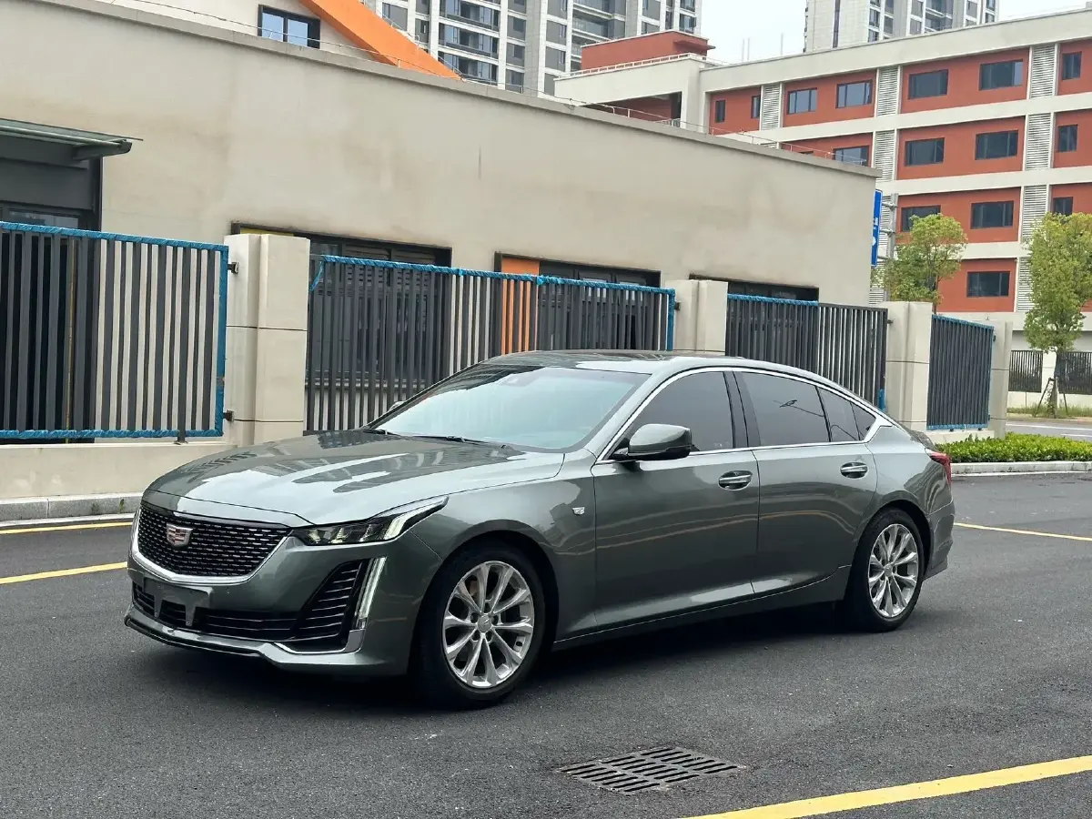 2022 Cadillac CT5 2.0T 237HP L4 10AT