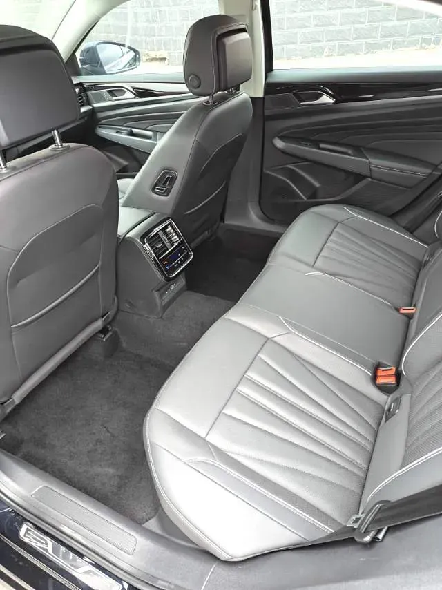 2024 Volkswagen Passat 2.0T 220HP L4 7DCT,autocango,china used car exporter,china ev exporter,chinese used car exporter,chinese used ev exporter