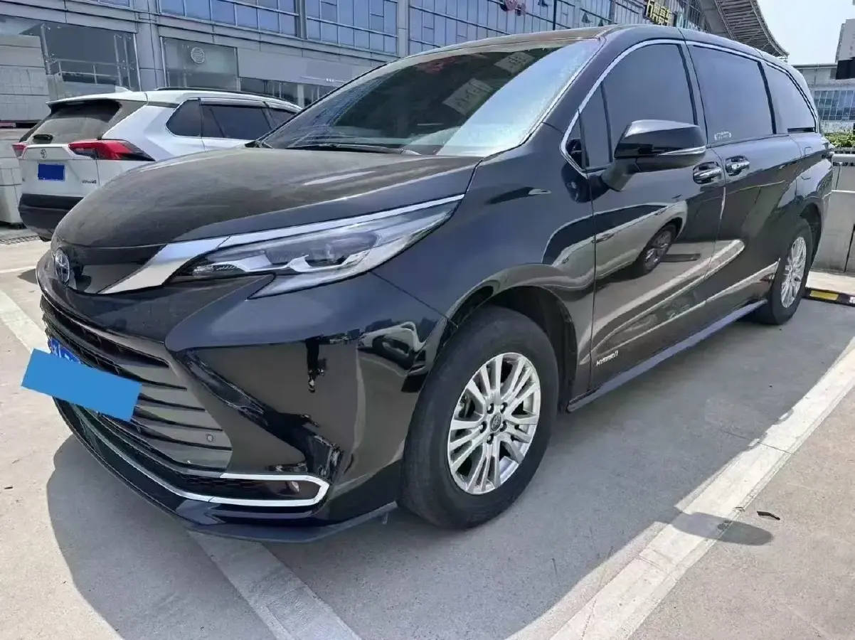 2021 Toyota Sienna 2.5L 192HP L4 E-CVT Hybrid