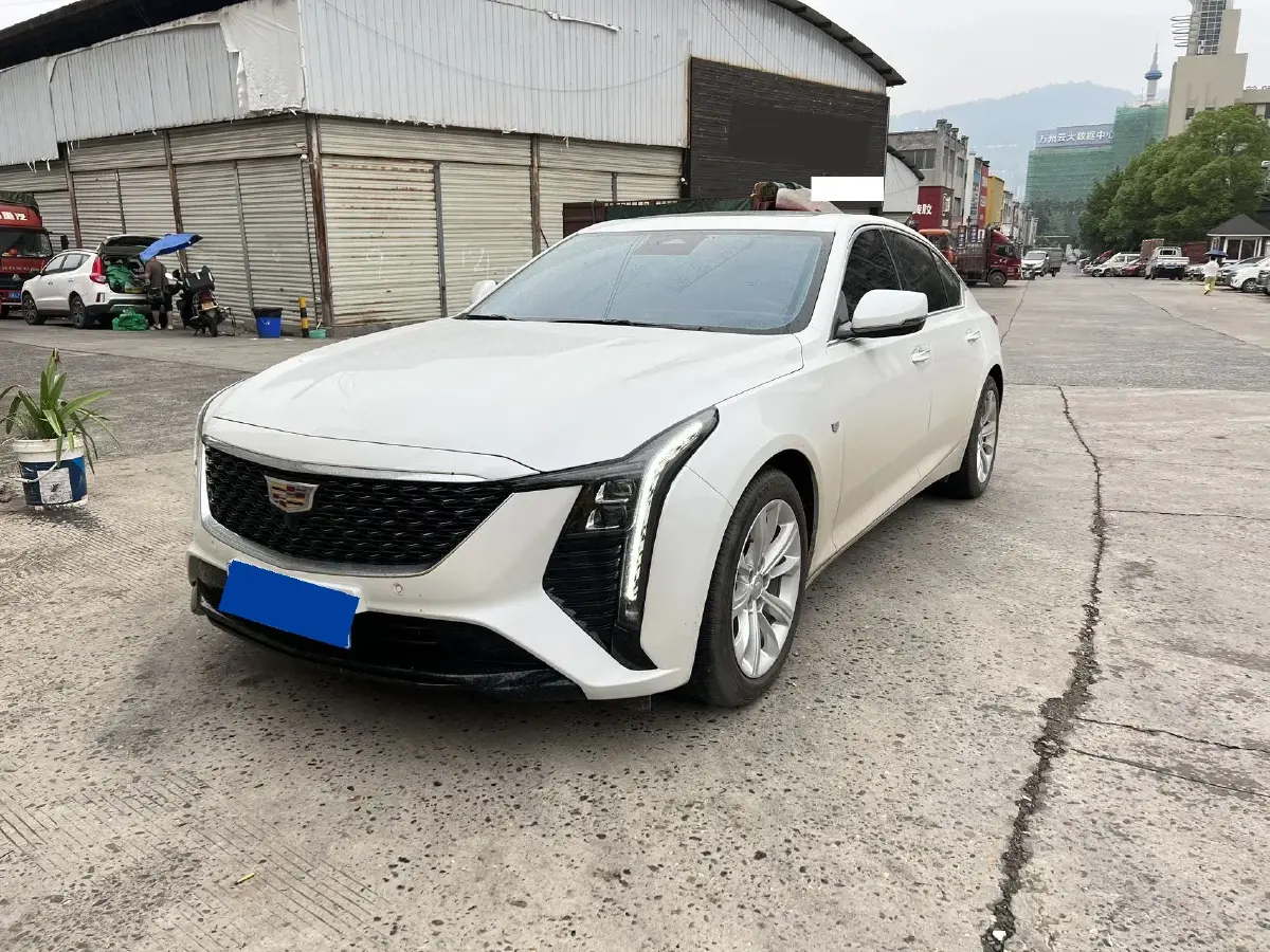 2024 Cadillac CT5 2.0T 237HP L4 10AT