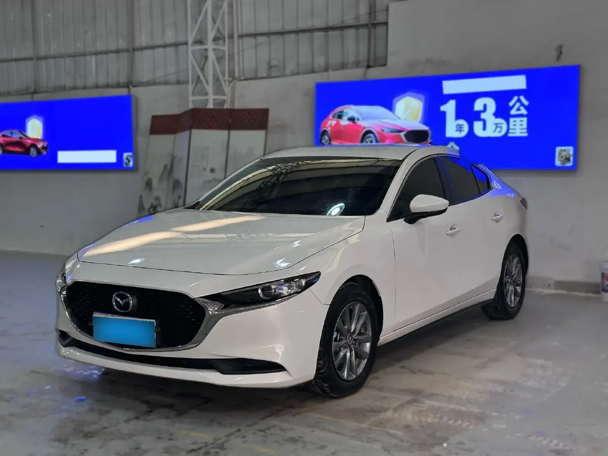 2022 Mazda 3 Axela 2.0L 158HP L4 6AT