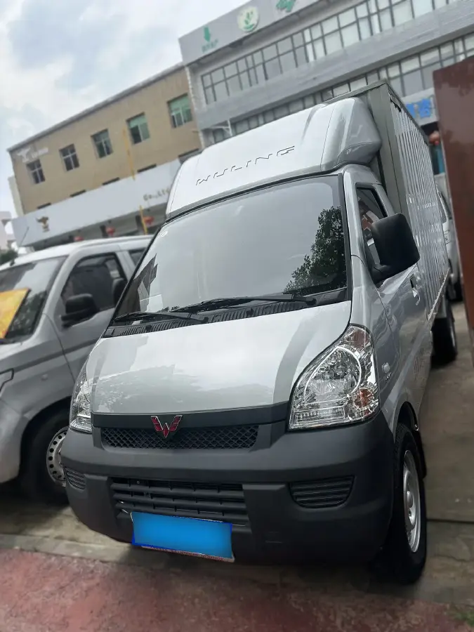 2023 WuLing RongGuang New Truck 2.0L 136HP L4 5MT