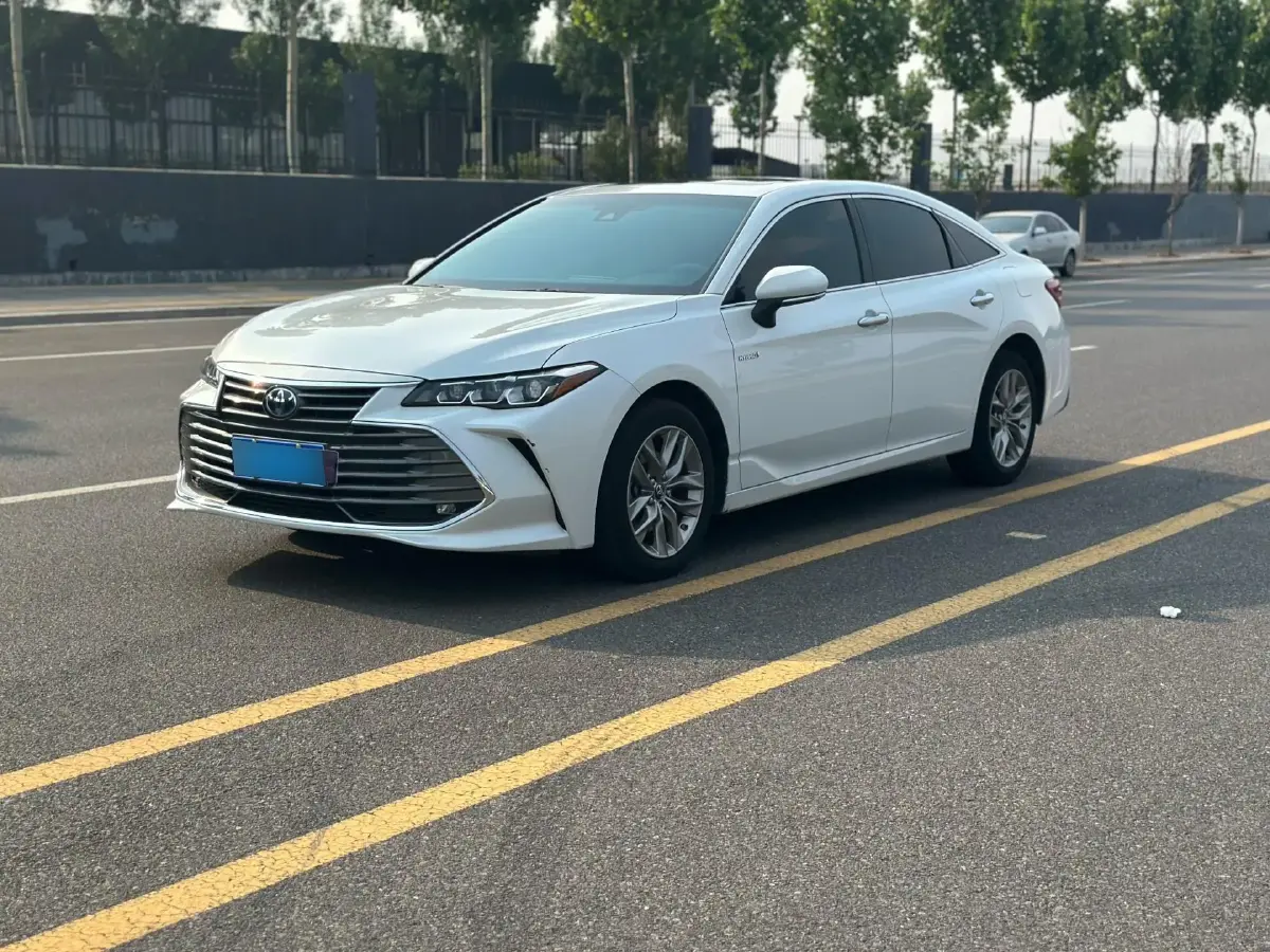 2019 Toyota Avalon 2.5L 178HP L4 E-CVT Hybrid