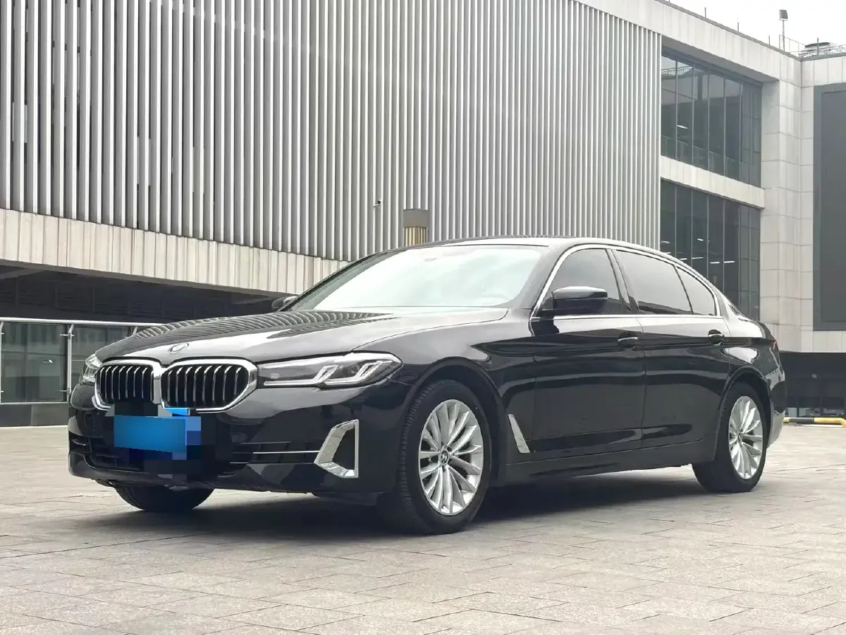 2022 BMW 5 Series 2.0T 184HP L4 8AT