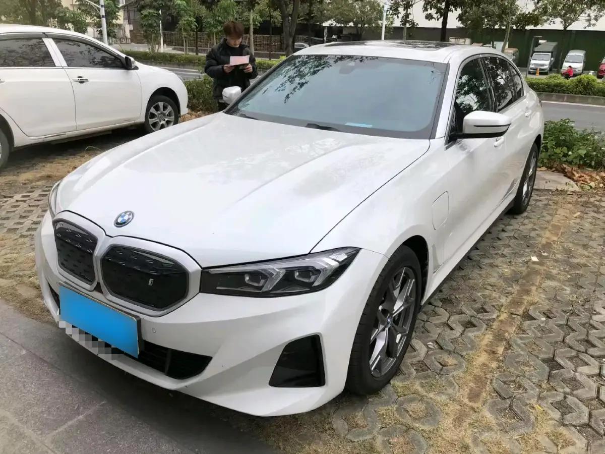 2022 BMW i3 BEV 70KWH