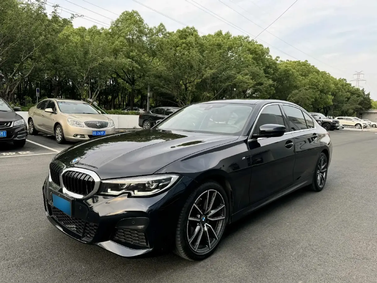 2022 BMW 3 Series 2.0T 184HP L4 8AT