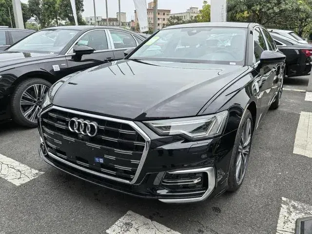 2025 Audi A6L 2.0T 245HP L4 7DCT