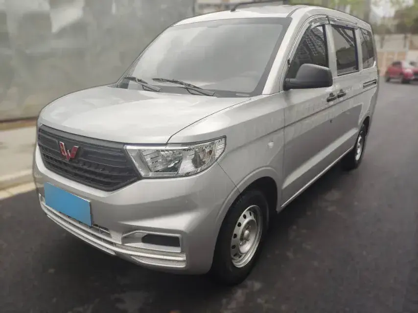 2022 WuLing HongGuang V 1.2L 76HP L4 5MT