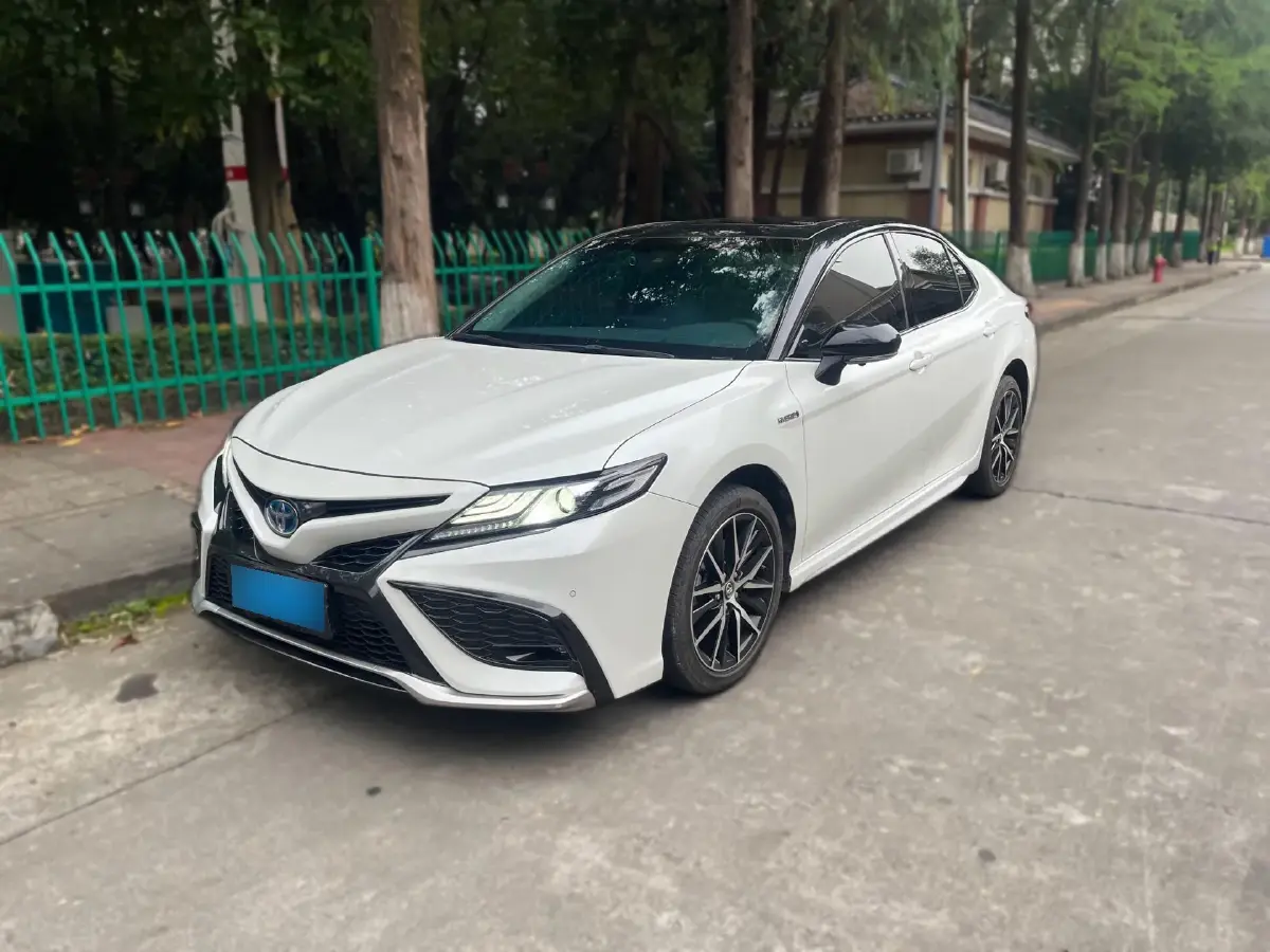 2021 Toyota Camry 2.5L 178HP L4 E-CVT Hybrid