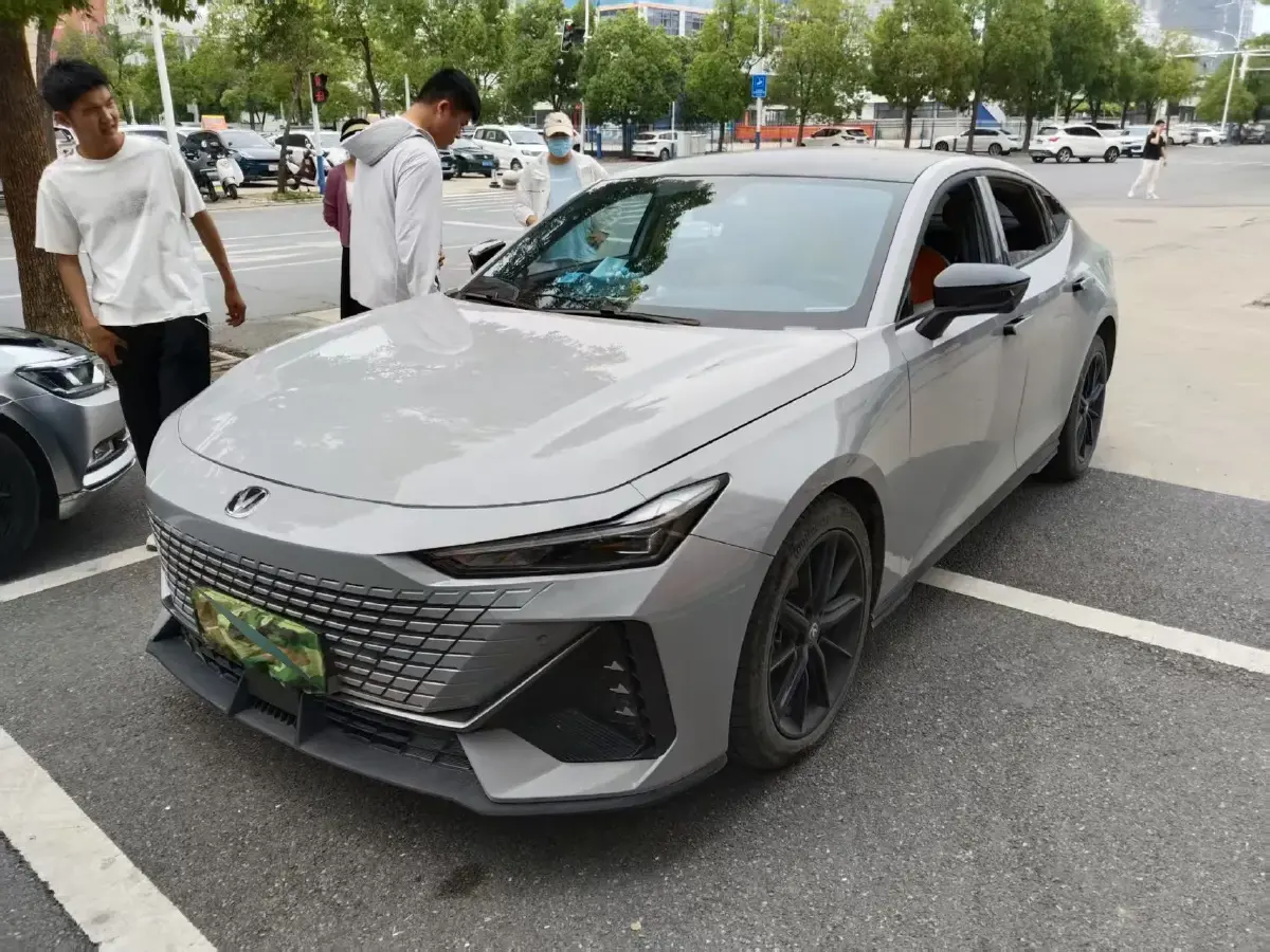 2022 ChangAn UNI-V 1.5T 188HP L4 7DCT