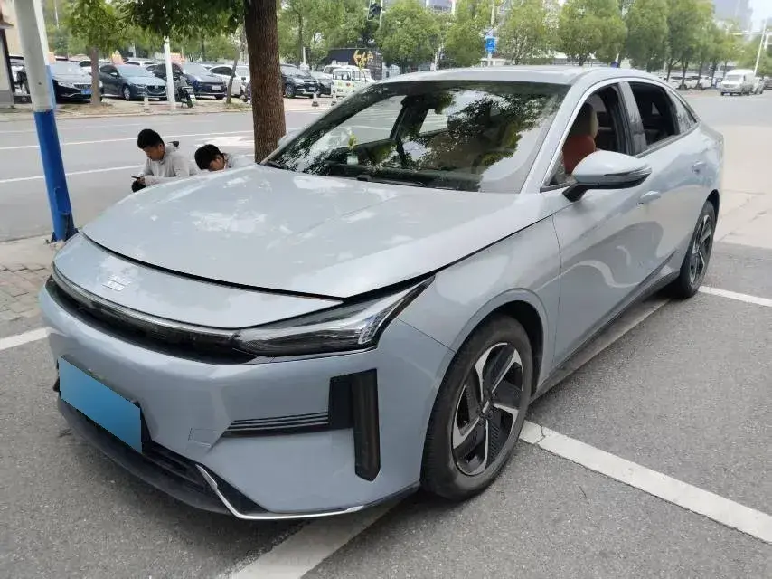 2023 Geely Galaxy L6 1.5T 163HP L4 3DHT PHEV