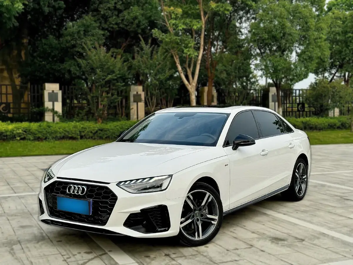2022 Audi A4L 2.0T 190HP L4 7DCT