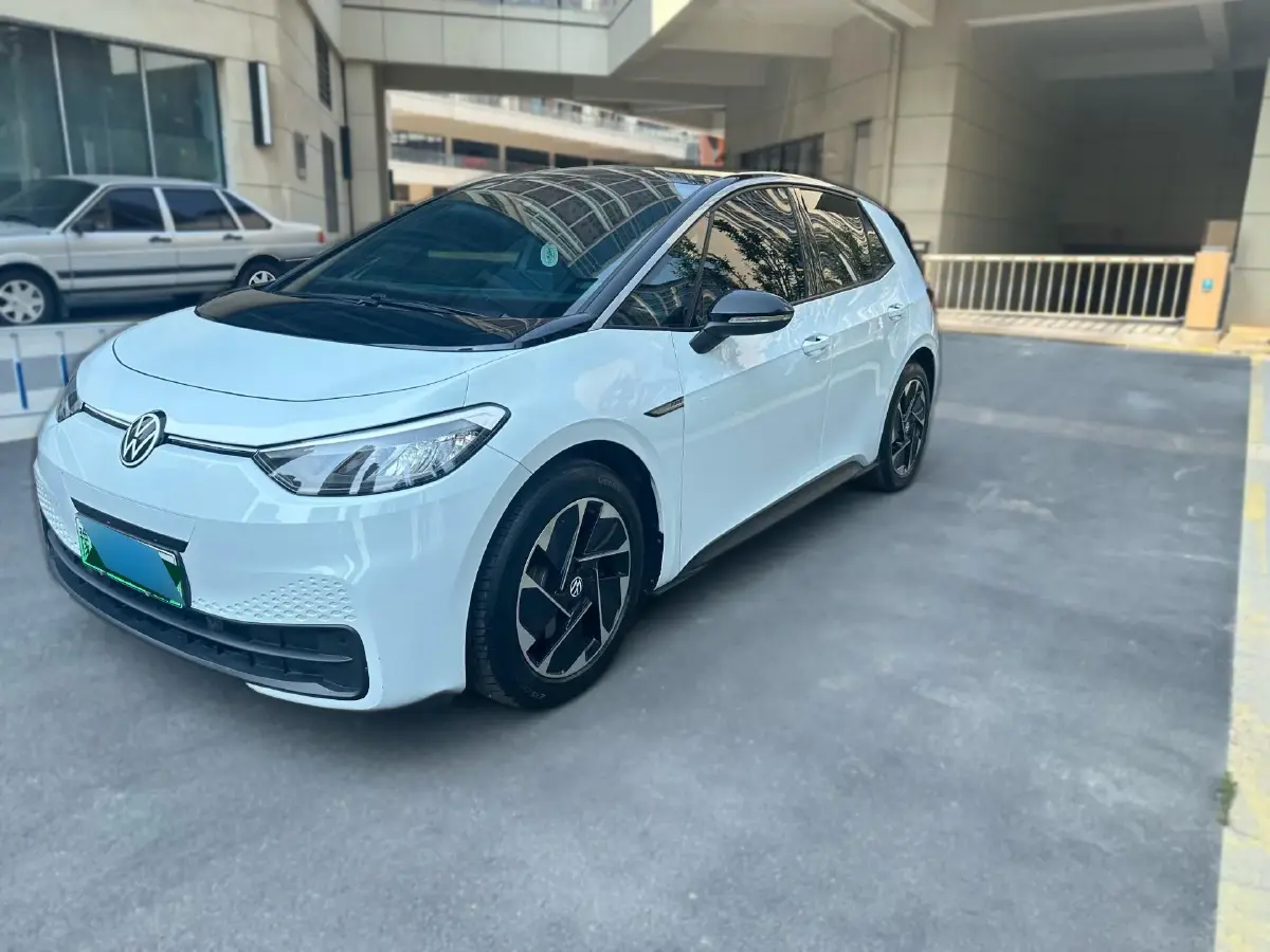2023 Volkswagen ID.3 BEV 52.8KWH
