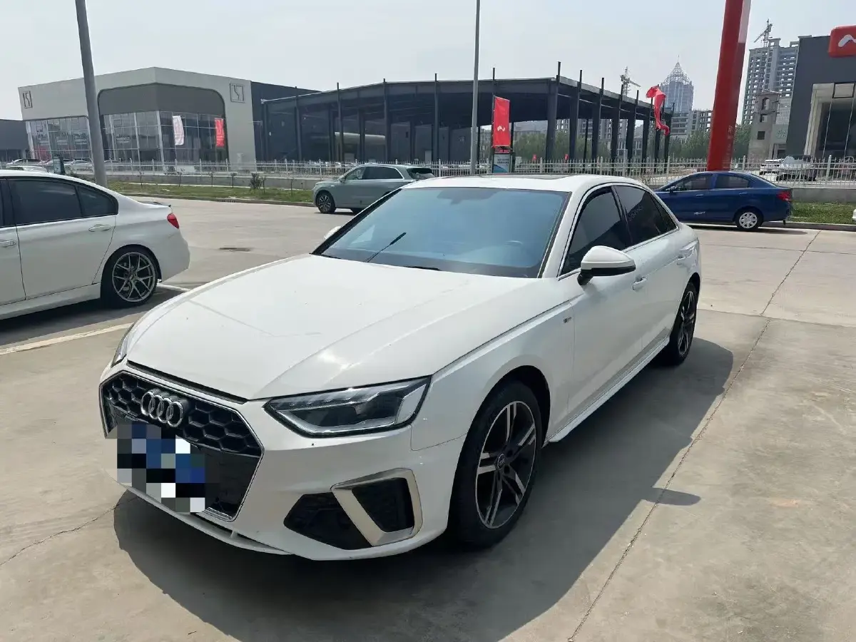 2022 Audi A4L 2.0T 190HP L4 7DCT