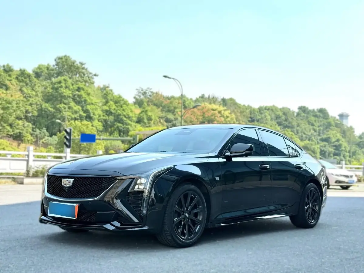 2023 Cadillac CT5 2.0T 237HP L4 10AT