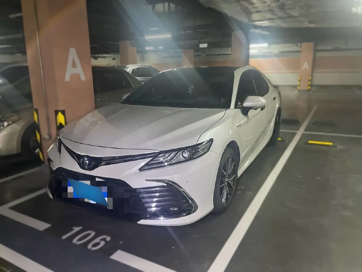 2023 Toyota Camry 2.5L 178HP L4 E-CVT Hybrid