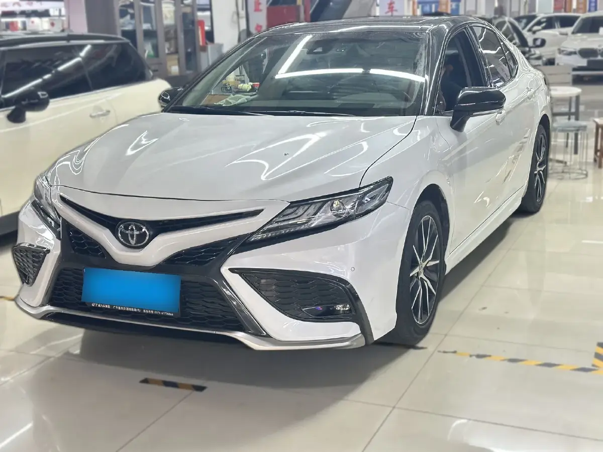 2021 Toyota Camry 2.5L 209HP L4 8AT