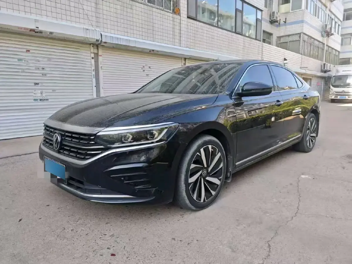 2022 Volkswagen Passat 2.0T 186HP L4 7DCT