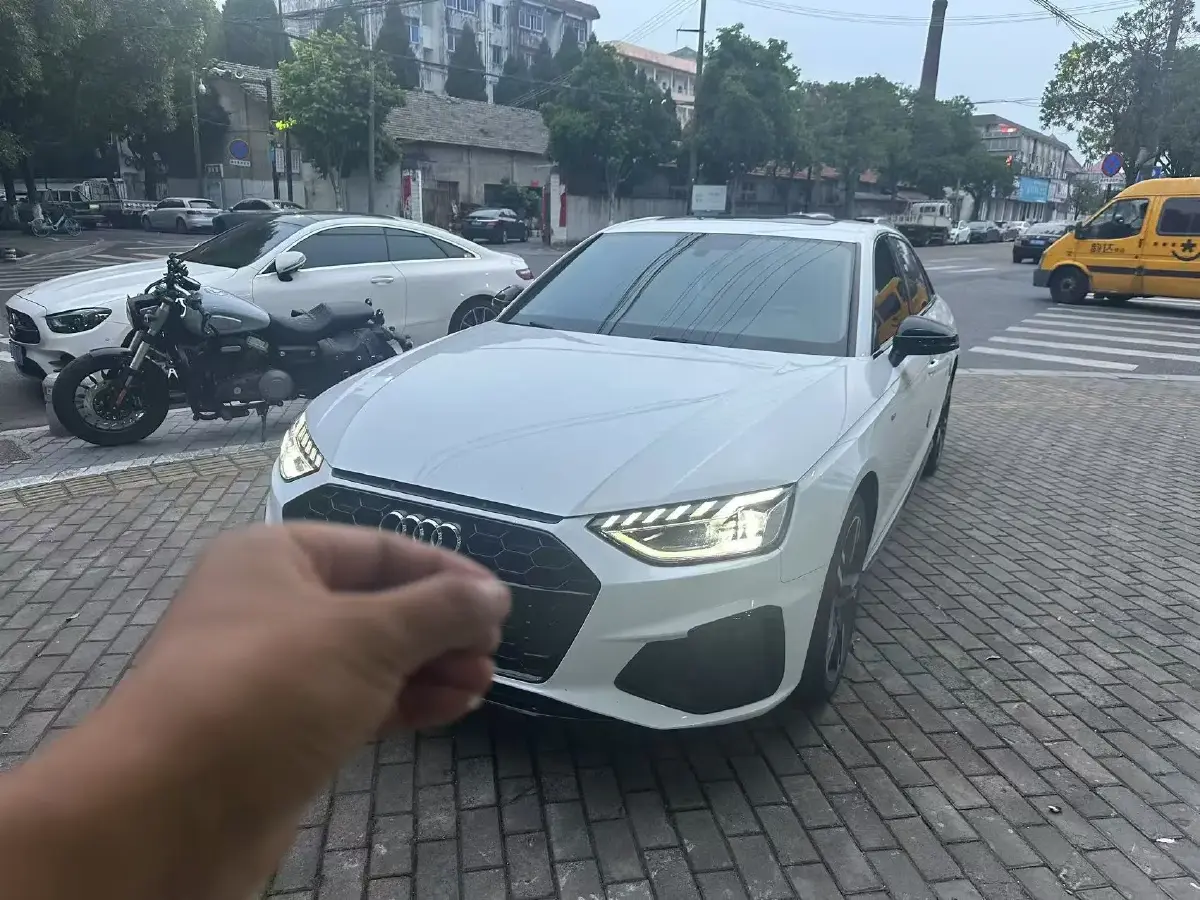 2020 Audi A4L 2.0T 190HP L4 7DCT