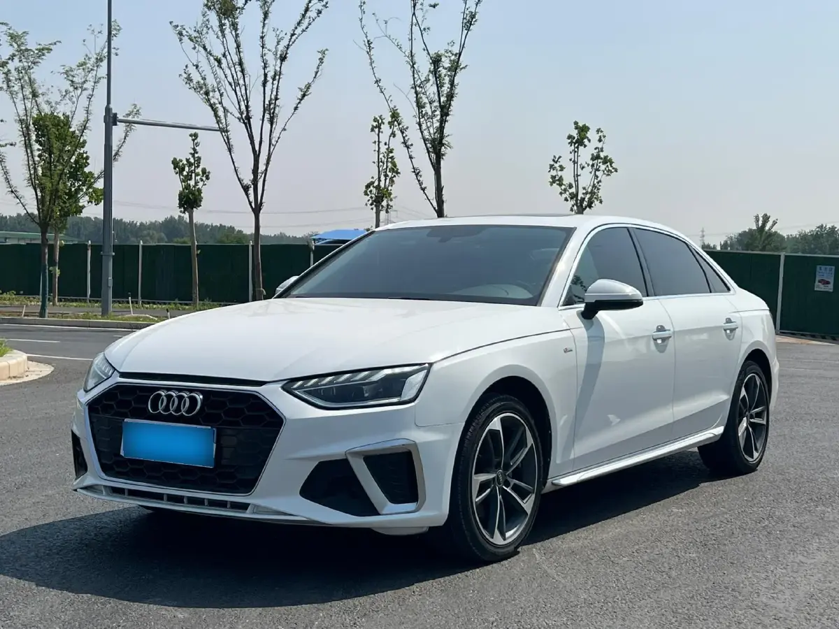 2022 Audi A4L 2.0T 190HP L4 7DCT