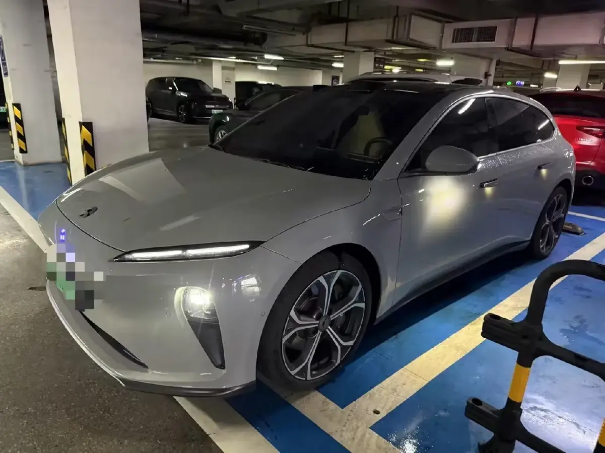 2023 NIO ET5T BEV 75KWH