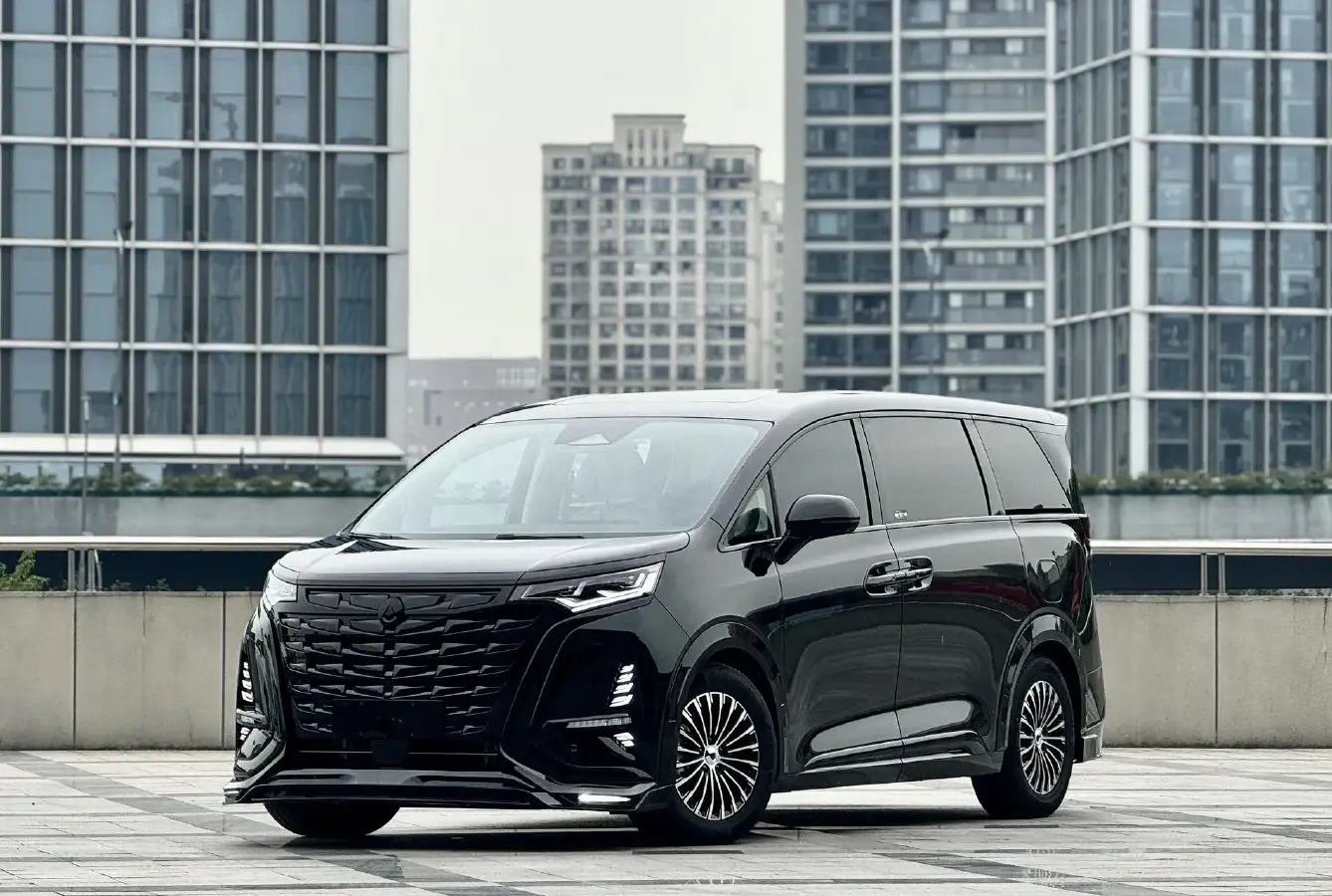 2024 Denza D9 1.5T 139HP L4 E-CVT PHEV 20.39KWH