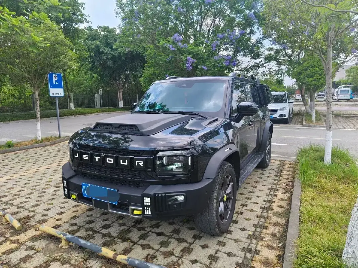 2023 Jetour Traveller 2.0T 254HP L4 7DCT