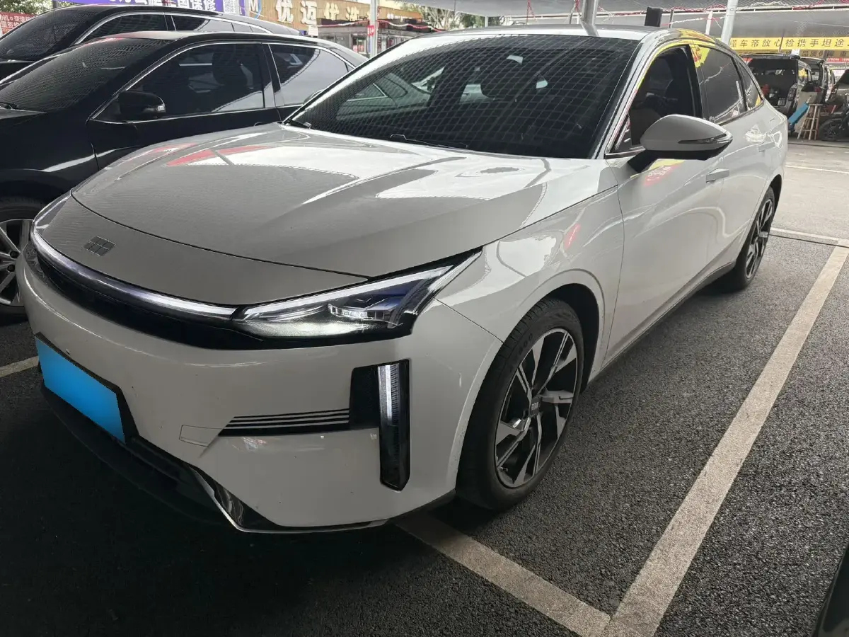 2023 Geely Galaxy L6 1.5T 163HP L4 3DHT PHEV