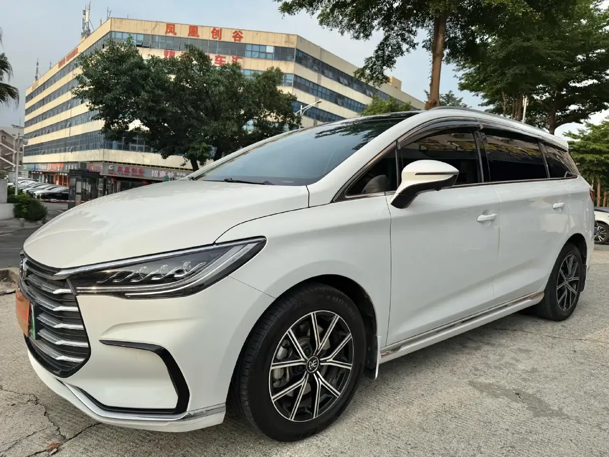 2022 BYD Song MAX 1.5L 110HP L4 E-CVT PHEV 18.3KWH