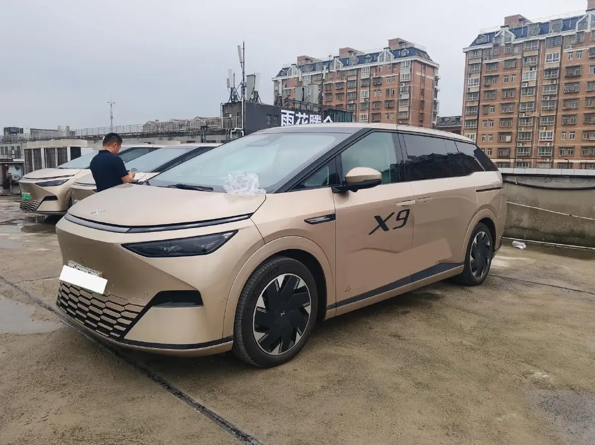 2024 Xpeng X9 BEV 101.5KWH