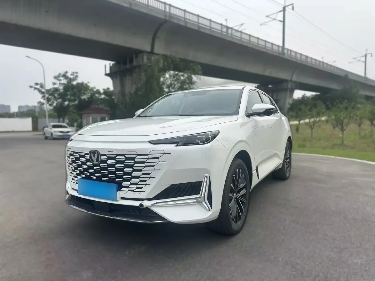 2024 ChangAn UNI-K 2.0T 233HP L4 8AT