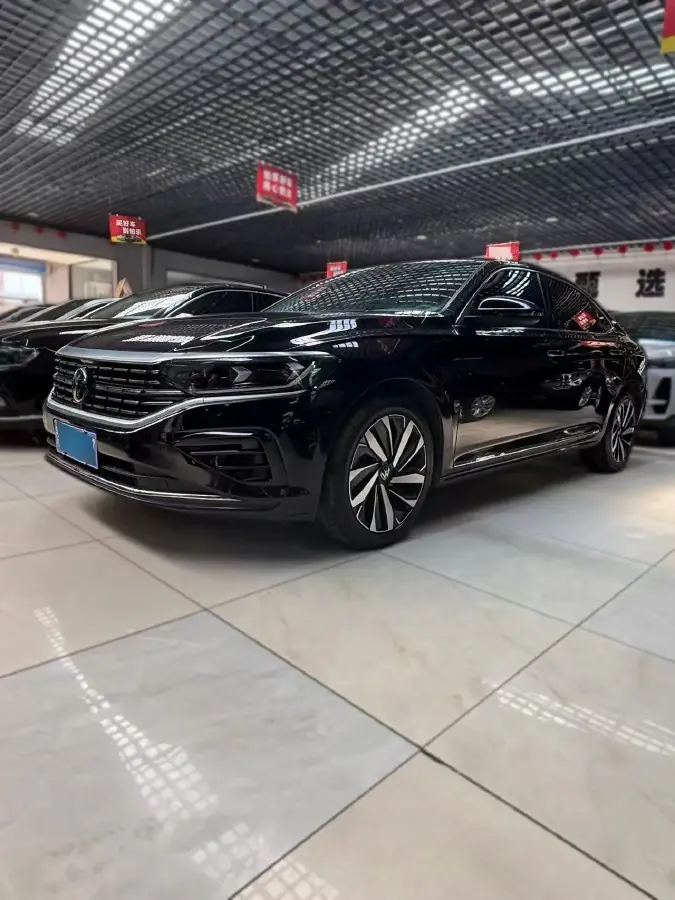 2023 Volkswagen Passat 2.0T 186HP L4 7DCT