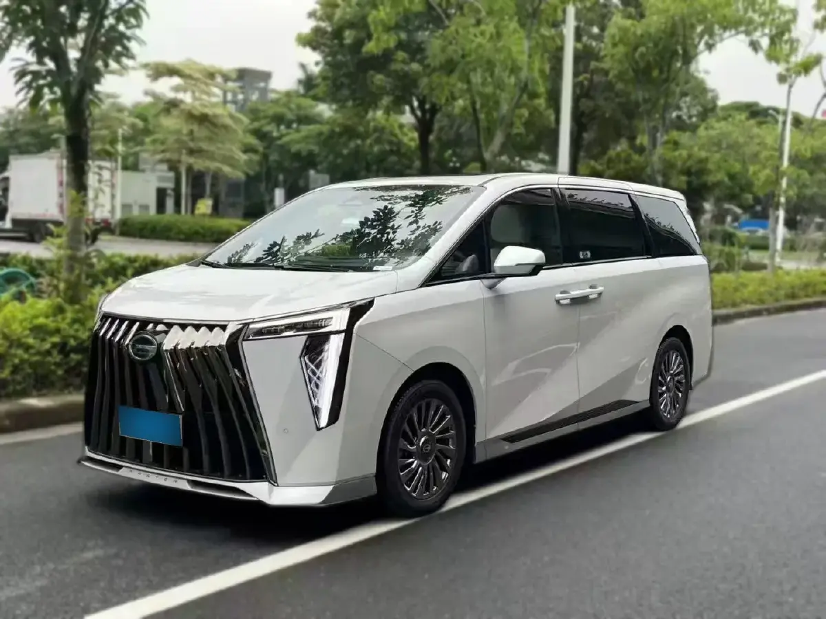 2023 GAC Trumpchi M8 2.0T 190HP L4 E-CVT Hybrid