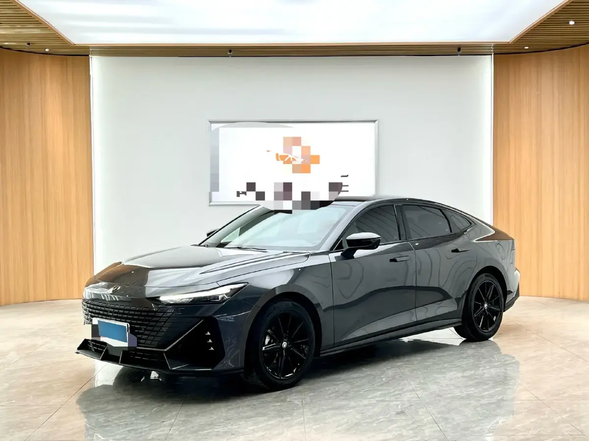 2022 ChangAn UNI-V 1.5T 188HP L4 7DCT