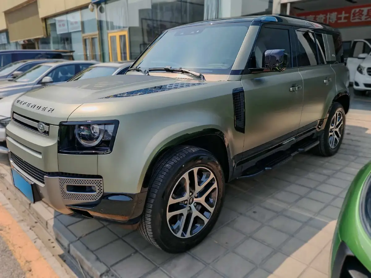 2024 Land Rover Defender 3.0T 400HP L6 8AT