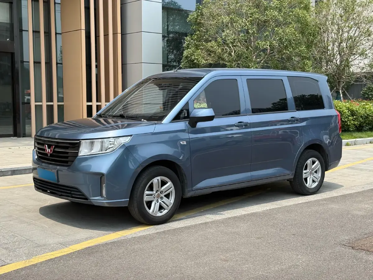 2021 WuLing HongGuang Plus 1.5T 147HP L4 6MT