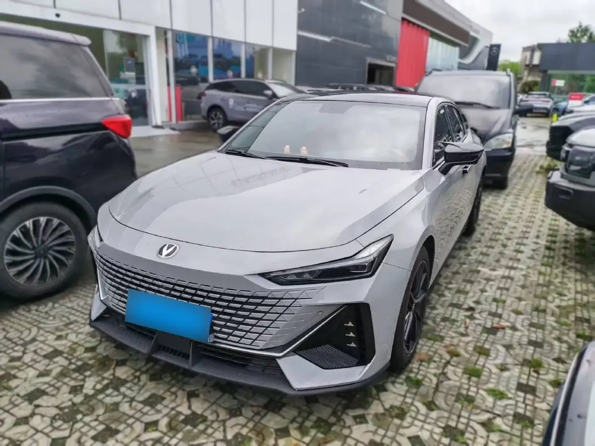 2022 ChangAn UNI-V 1.5T 188HP L4 7DCT