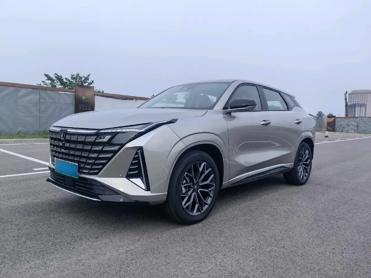 2024 ChangAn UNI-Z 1.5L 98HP L4 E-CVT PHEV 18.4KWH