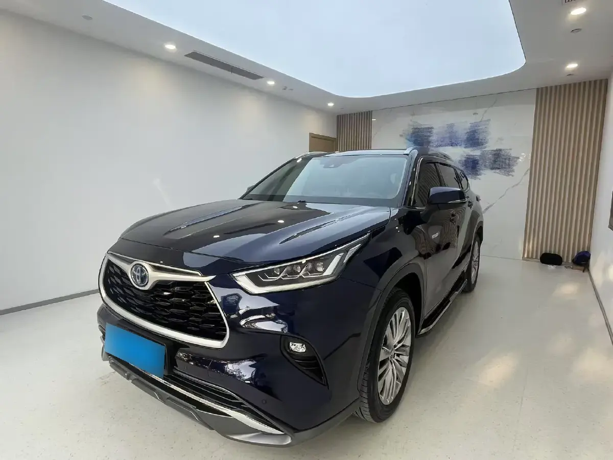 2022 Toyota Highlander 2.5L 192HP L4 E-CVT Hybrid