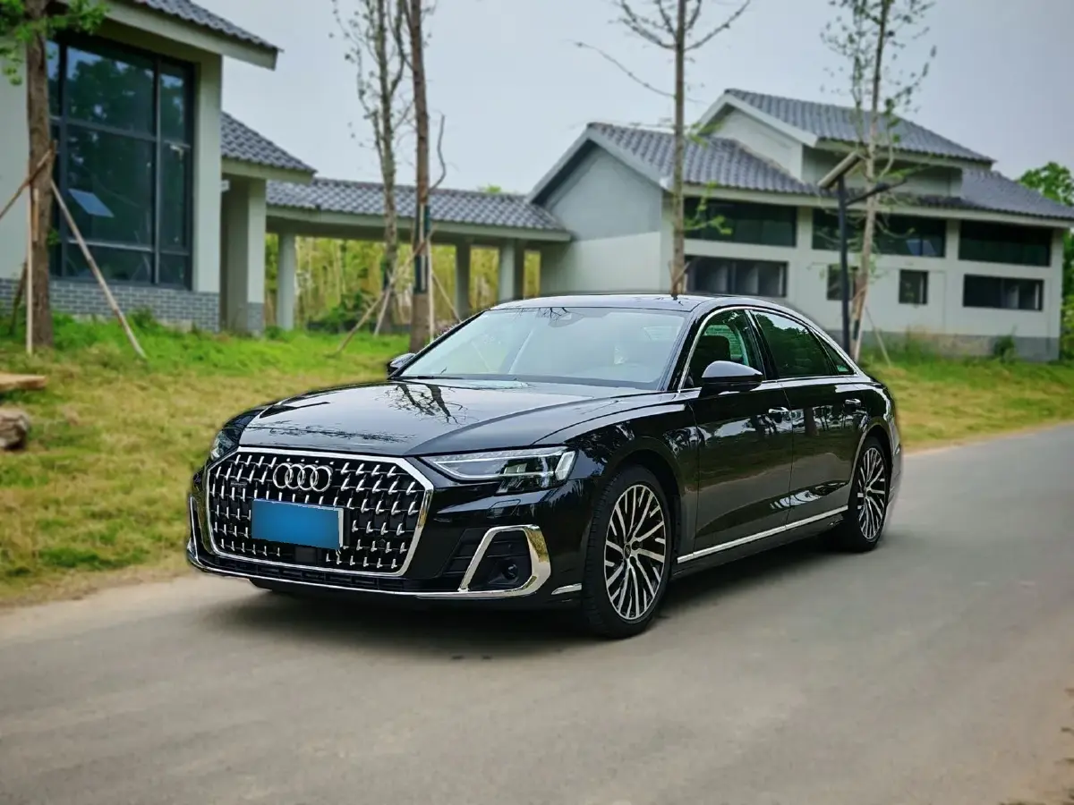 2024 Audi A8 3.0T 286HP V6 8AT