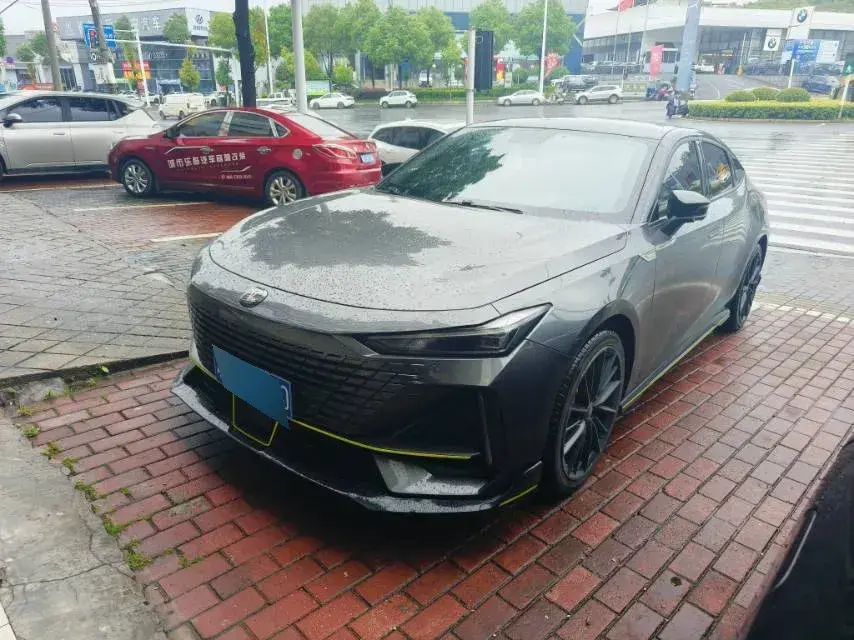 2022 ChangAn UNI-V 1.5T 188HP L4 7DCT