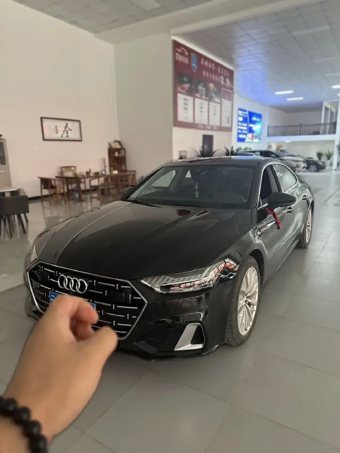 2022 Audi A7L 2.0T 245HP L4 7DCT
