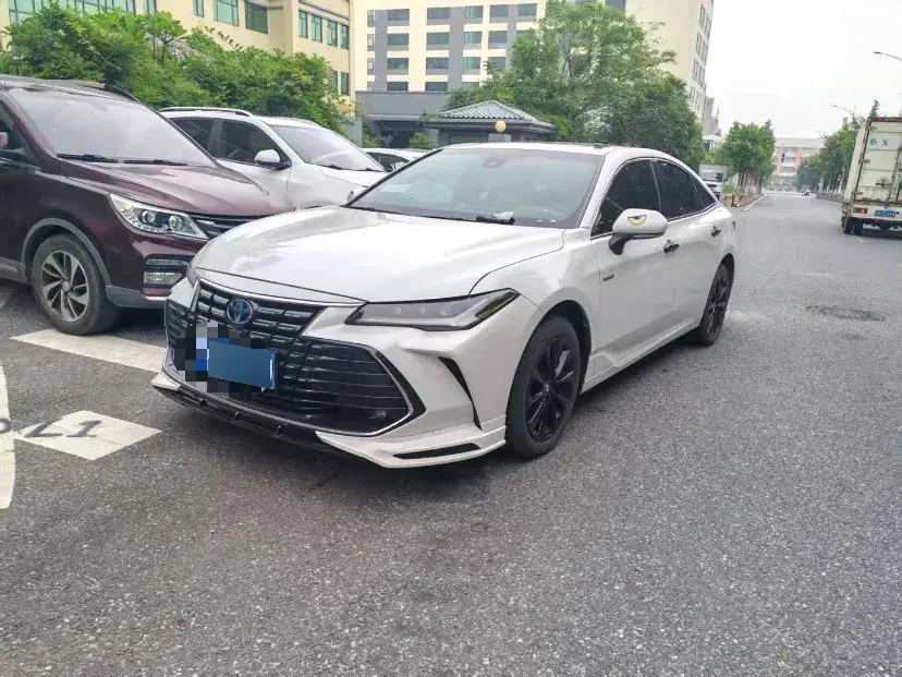 2023 Toyota Avalon 2.5L 178HP L4 E-CVT Hybrid