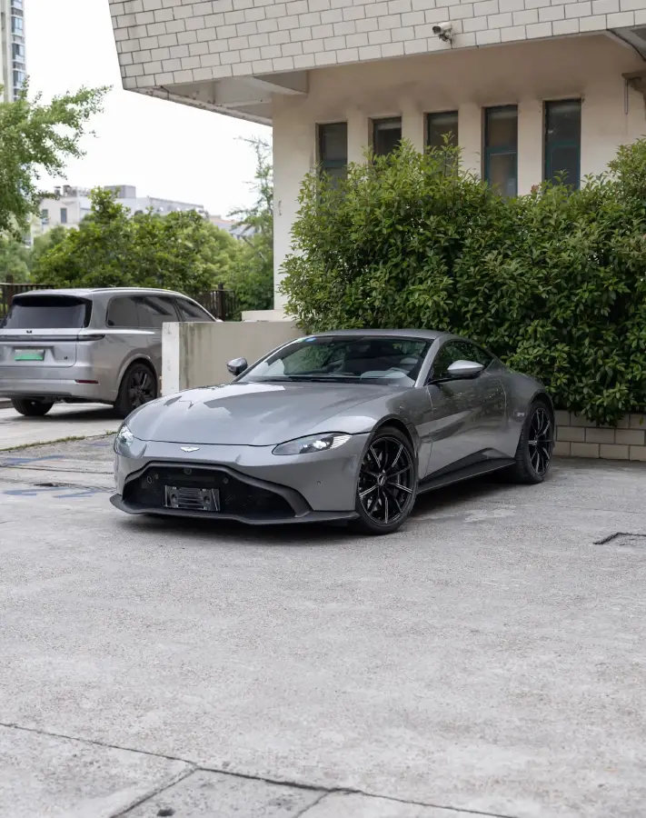 2018 Aston Martin V8 Vantage 4.0T 510HP V8 8AT