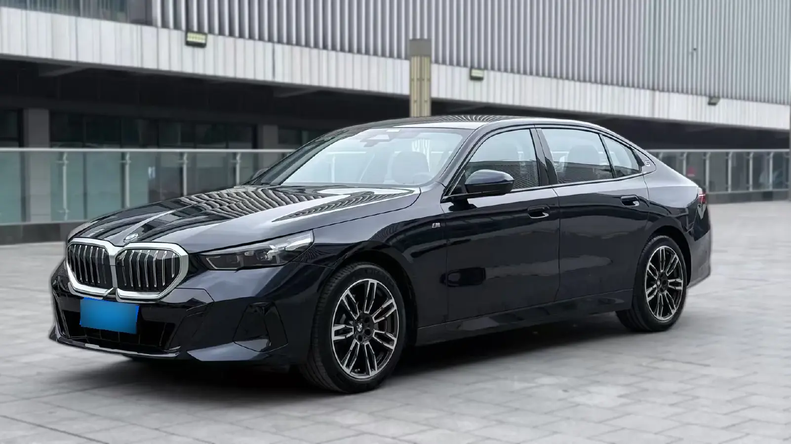 2024 BMW 5 Series 2.0T 258HP L4 8AT